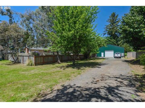 90721 Hollywood Ln, Coos Bay, OR 97420