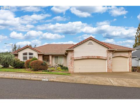 11477 SE Highland Loop, Clackamas, OR 97015