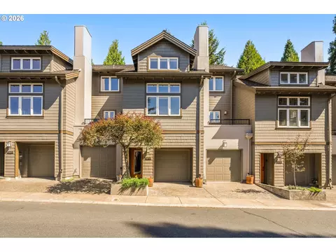 10209 NW Village Heights Dr, Portland, OR 97229