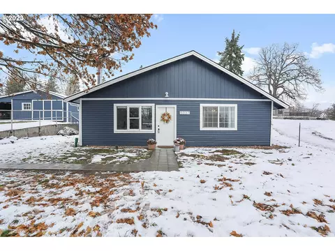 5037 Cherry Heights Rd, The Dalles, OR 97058