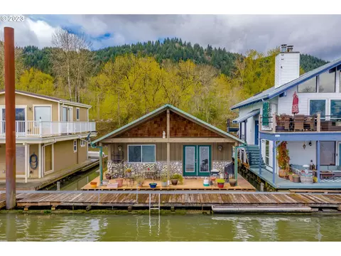 25000 NW Saint Helens Rd #7, Portland, OR 97231