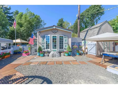 66642 E Bay Rd #85, North Bend, OR 97459