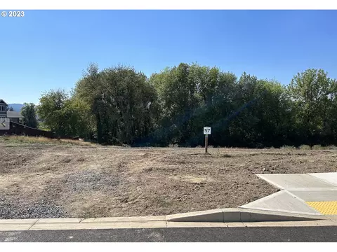 3011 NW Shadden Dr #57, Mcminnville, OR 97128