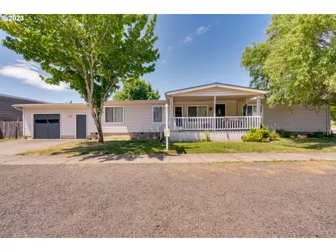 240 N Cedar St, Yamhill, OR 97148