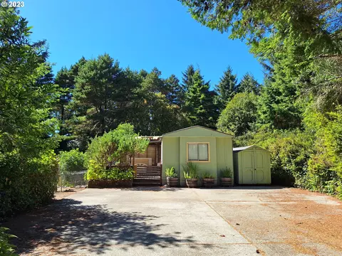 4842 Seapine Dr, Florence, OR 97439