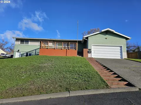 1305 NW Ellis Ave, Pendleton, OR 97801