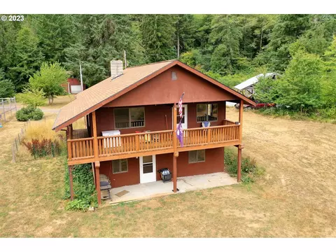 26285 Gunner Lake Mainline Rd, Scappoose, OR 97056