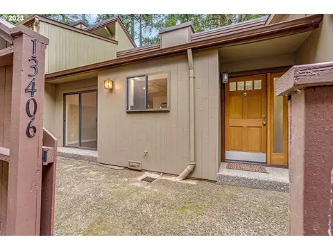 13406 NE Regents Dr, Vancouver, WA 98684