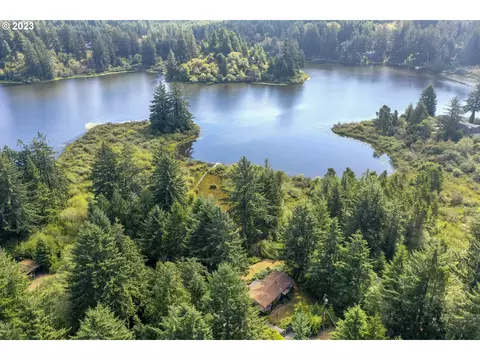 89258 Levage Dr, Florence, OR 97439