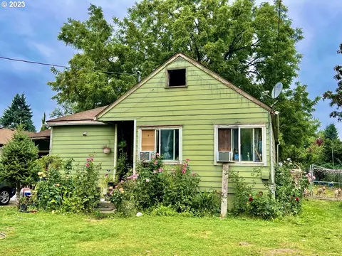 115 Gatch St, Woodburn, OR 97071