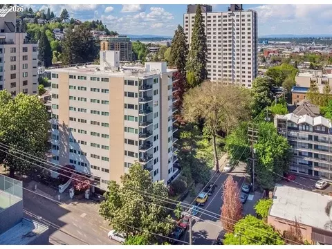 2211 SW Park Pl #803, Portland, OR 97205
