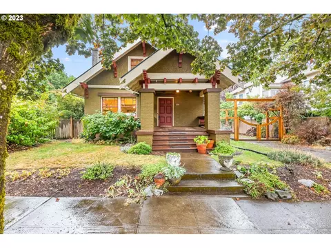 4933 NE 10th Ave, Portland, OR 97211