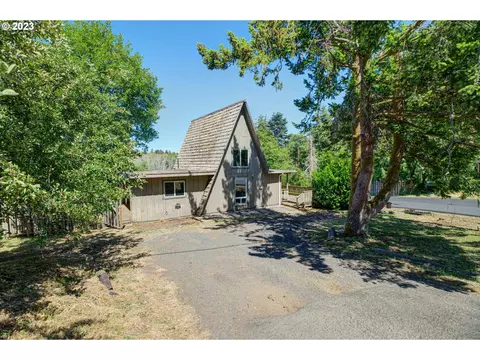 4275 NE Neotsu Dr, Neotsu, OR 97364
