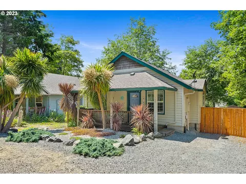 165 S Quadrant St, Rockaway Beach, OR 97136