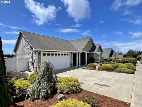 1980 Cleveland St, North Bend, OR 97459