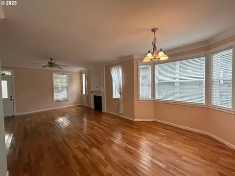 185 Oceanview St, Depoe Bay, OR 97341