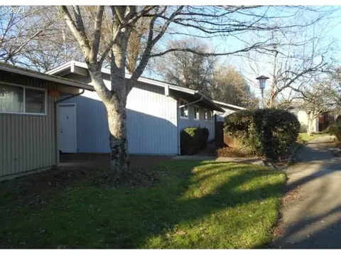 2153 W 16th Ct, Eugene, OR 97402