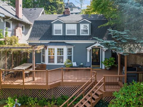 2798 SW Montgomery Dr, Portland, OR 97201