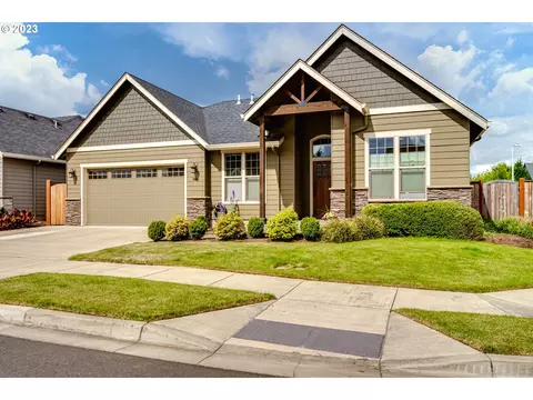 5441 King Arthur Ct, Eugene, OR 97402