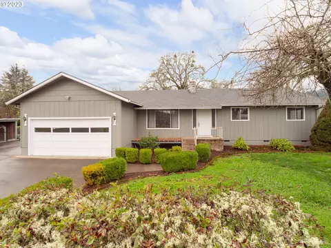 446 Westview Dr, Roseburg, OR 97471