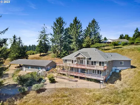 3979 Westwood Dr, Tillamook, OR 97141