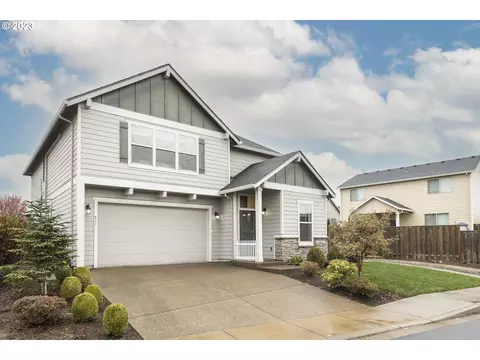 811 Julie Ln, Molalla, OR 97038