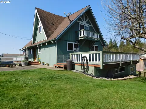 2030 King Ln, Myrtle Point, OR 97458