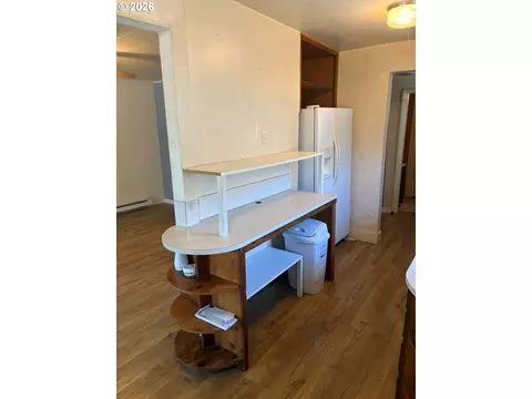 Kitchen - 1726 W 9th Pl, Eugene, OR 97402 photo 2 of 2