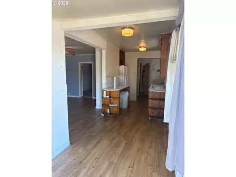 Entry Way - 1726 W 9th Pl, Eugene, OR 97402 photo 1 of 1