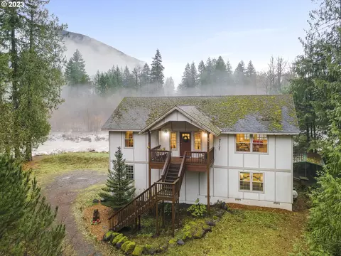 65151 E Riverside Dr, Brightwood, OR 97011