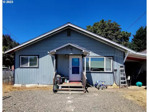 951 NE Broadway St, Myrtle Creek, OR 97457