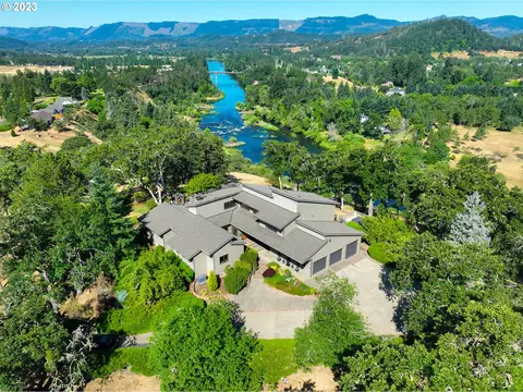 187 Birdie Ln, Roseburg, OR 97471