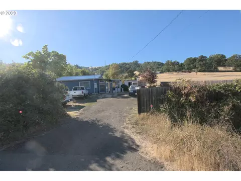 11310 N Umpqua Hwy, Roseburg, OR 97470