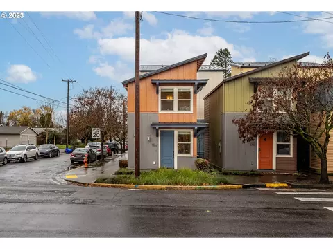 4301 SE Division St, Portland, OR 97206