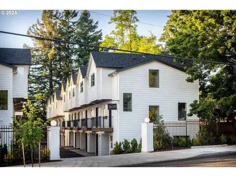 6377 E Burnside St, Portland, OR 97215