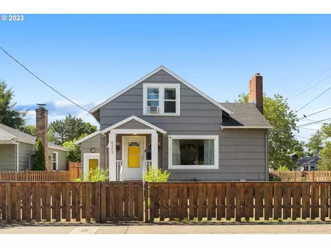8404 SE Raymond Ct, Portland, OR 97266