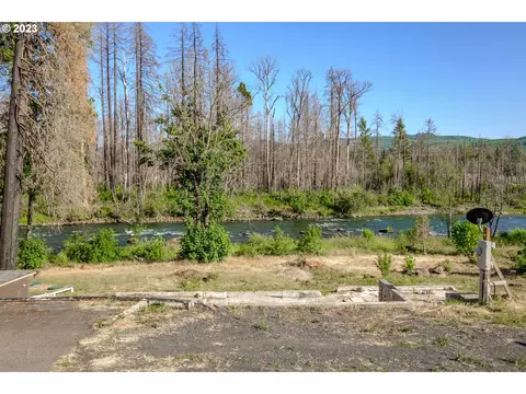 26132 Sitkum Rd, Lyons, OR 97358