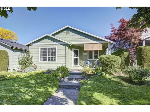 20615 NE Fairview Lake Way, Fairview, OR 97024