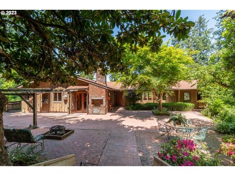 1461 Kervon Ct, Eugene, OR 97405