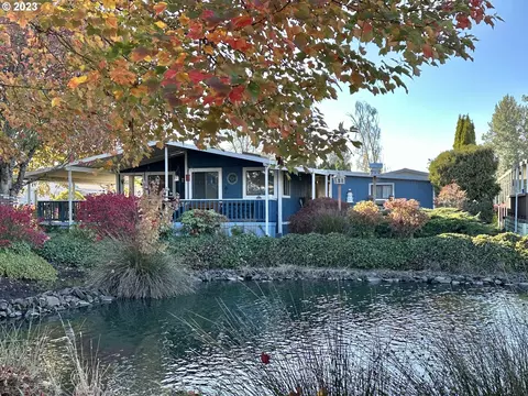 1800 Lakewood Ct #172, Eugene, OR 97402