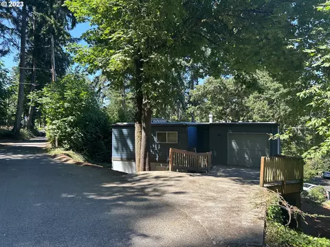 2570 Spring Blvd, Eugene, OR 97403