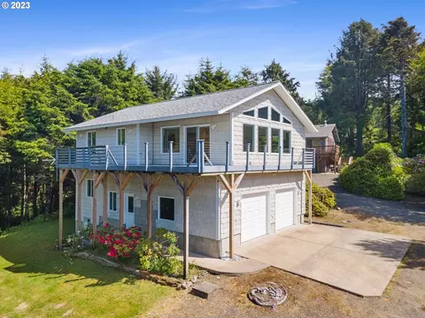 5335 4th St NW, Cape Meares, OR 97141