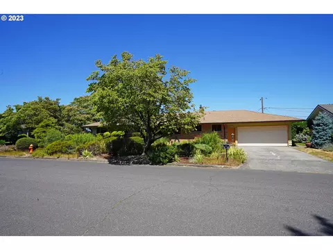 12707 NE Rose Pkwy, Portland, OR 97230
