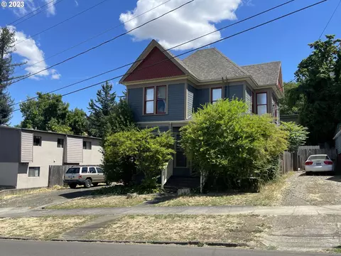 925 SE Main St, Roseburg, OR 97470