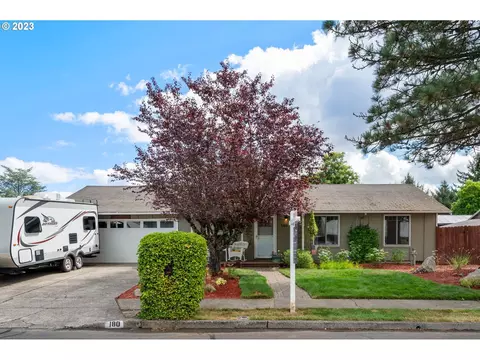 180 NE Palmblad Dr, Gresham, OR 97030