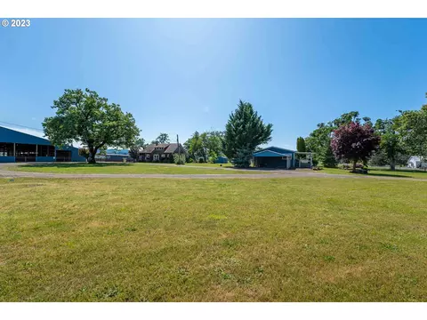 921 Fair Oaks Rd, Oakland, OR 97462
