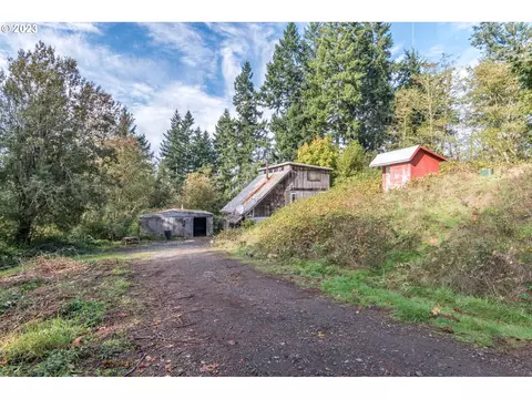 351 Holcomb Spur Rd, Kelso, WA 98626