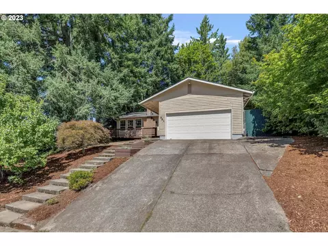 981 NE Hill Way, Estacada, OR 97023