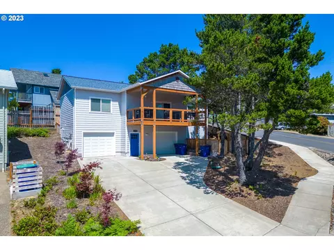 1254 SE 48th Pl, Lincoln City, OR 97367