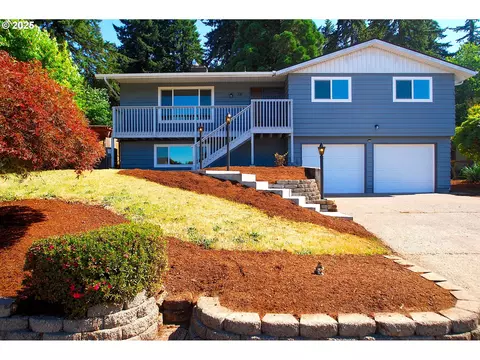 220 Kashmir Ct SE, Salem, OR 97306
